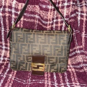 Vintage Fendi baguette